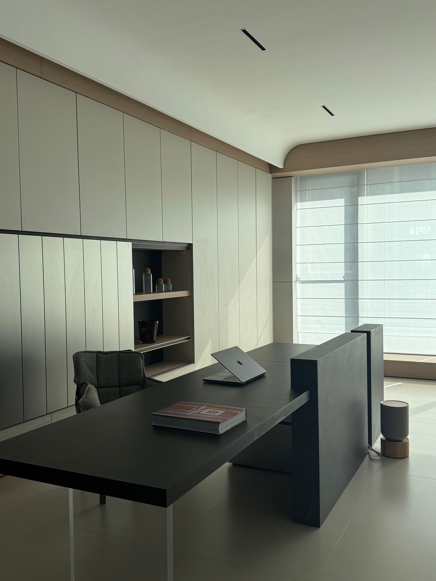 The Art of Less: Minimalist Private Residence - 5