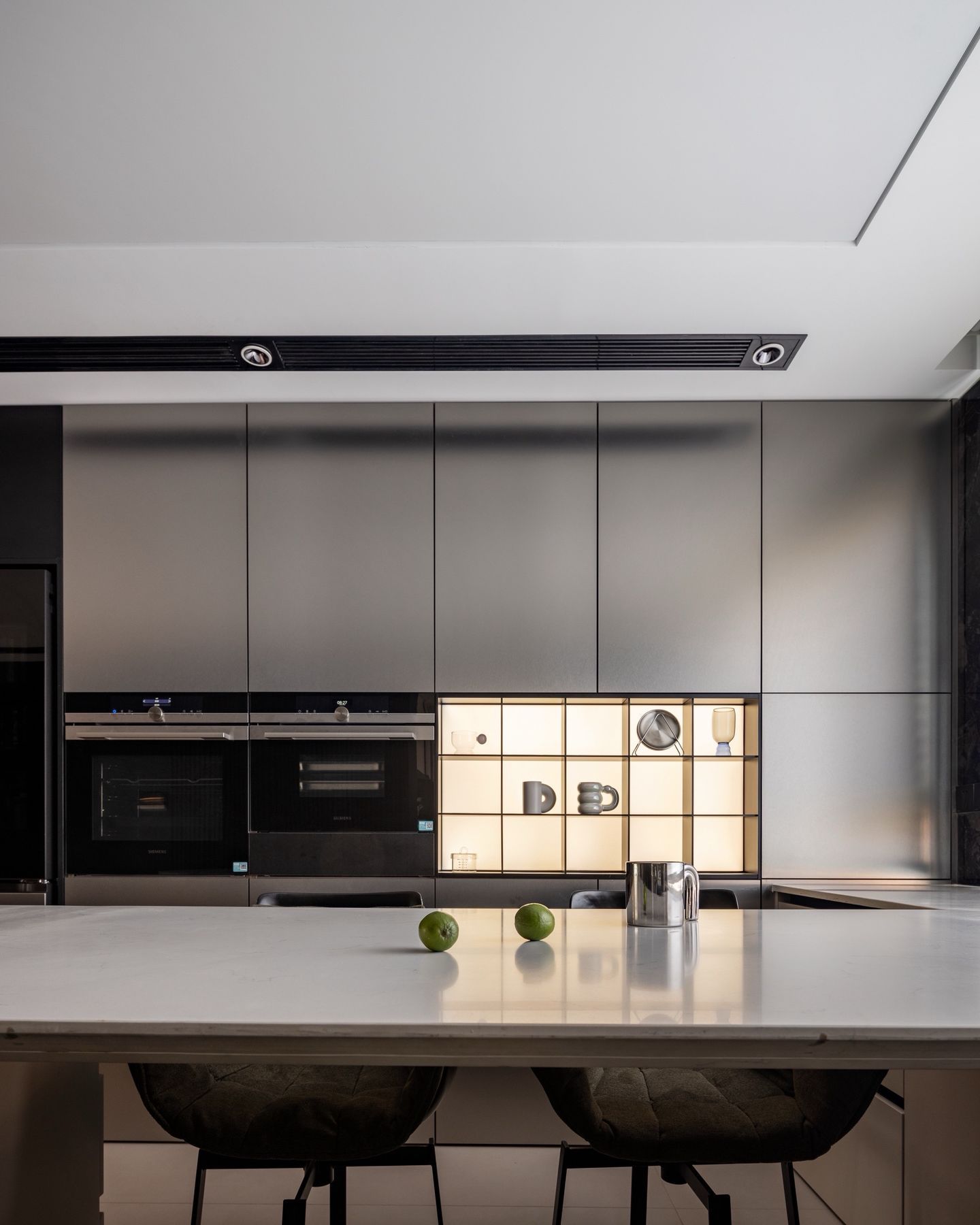 The Italian Essence: Timeless Minimalist Luxury Residence - 18