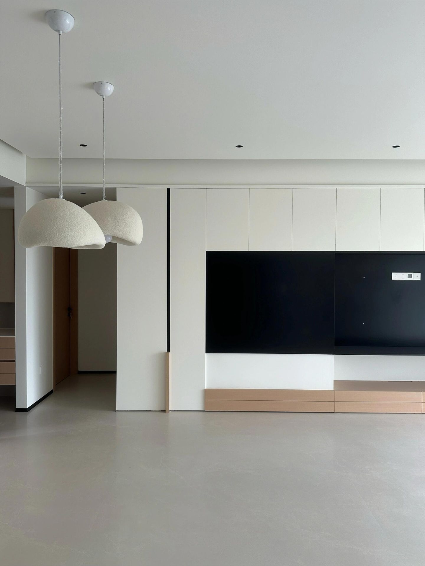 Shenzhen Linear: 140㎡ Minimalist Urban Sanctuary