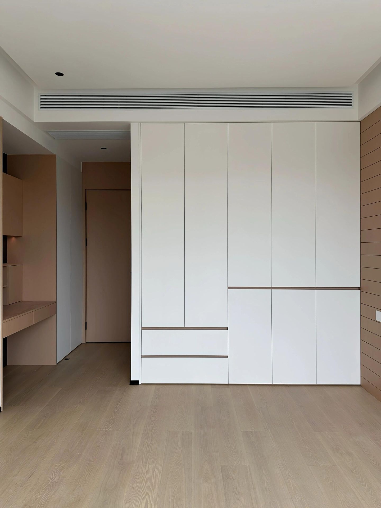 Shenzhen Linear: 140㎡ Minimalist Urban Sanctuary - 7
