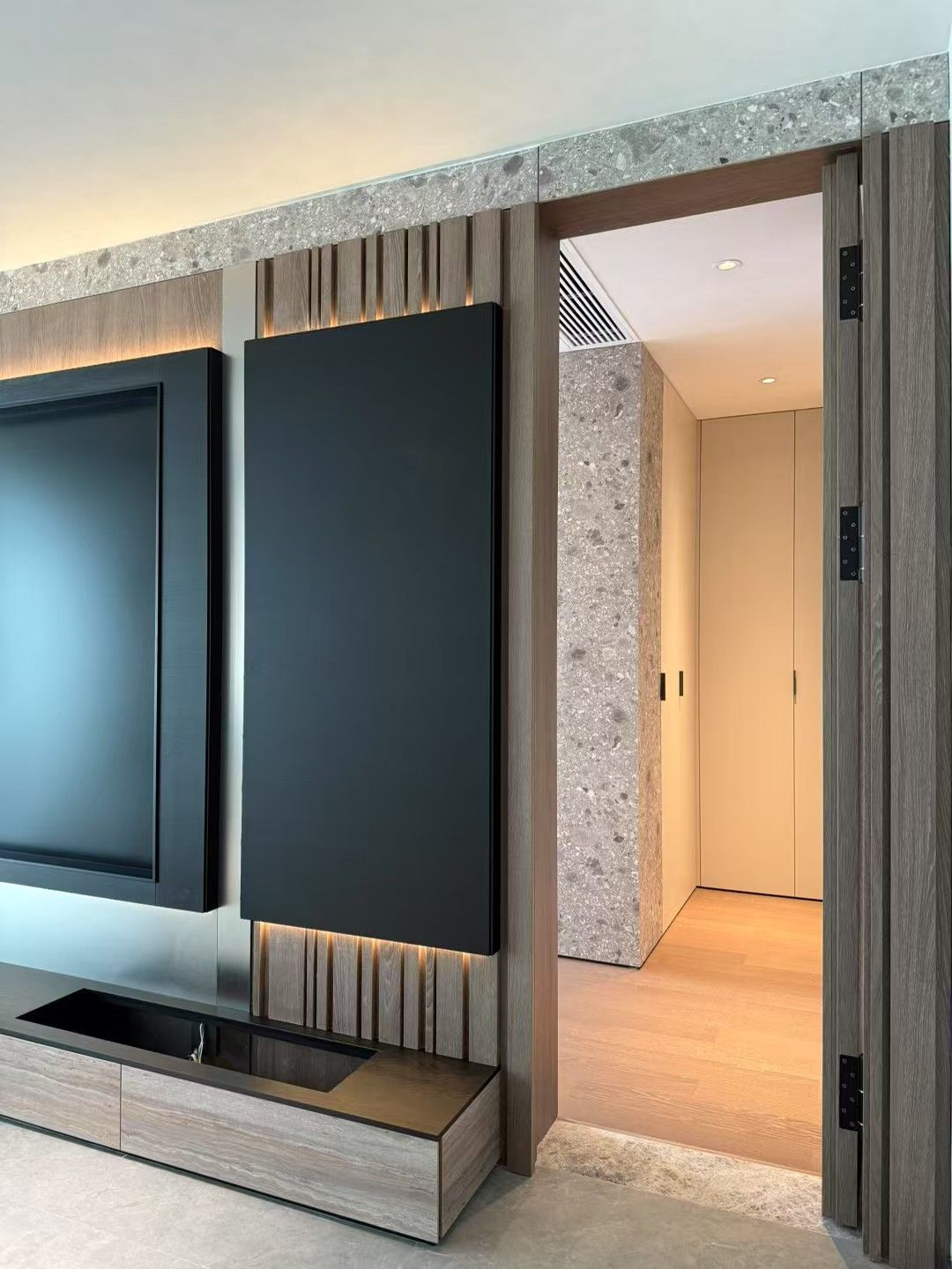 Kuala Lumpur Chic: 120㎡ Refined Modern Urban Flat