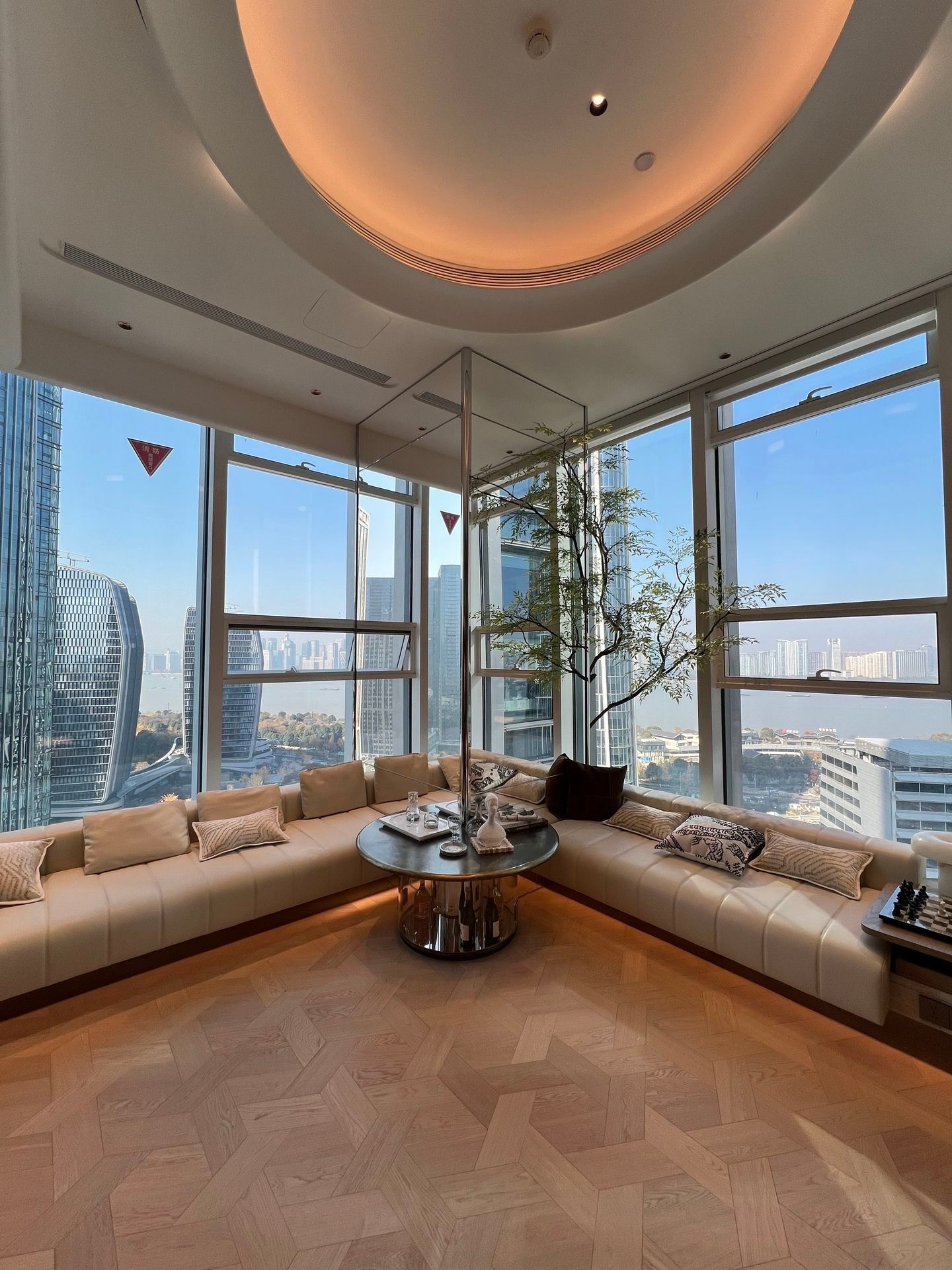 Riverfront Elegance: 200㎡ Italian Grand Apartment in Hangzhou - 11
