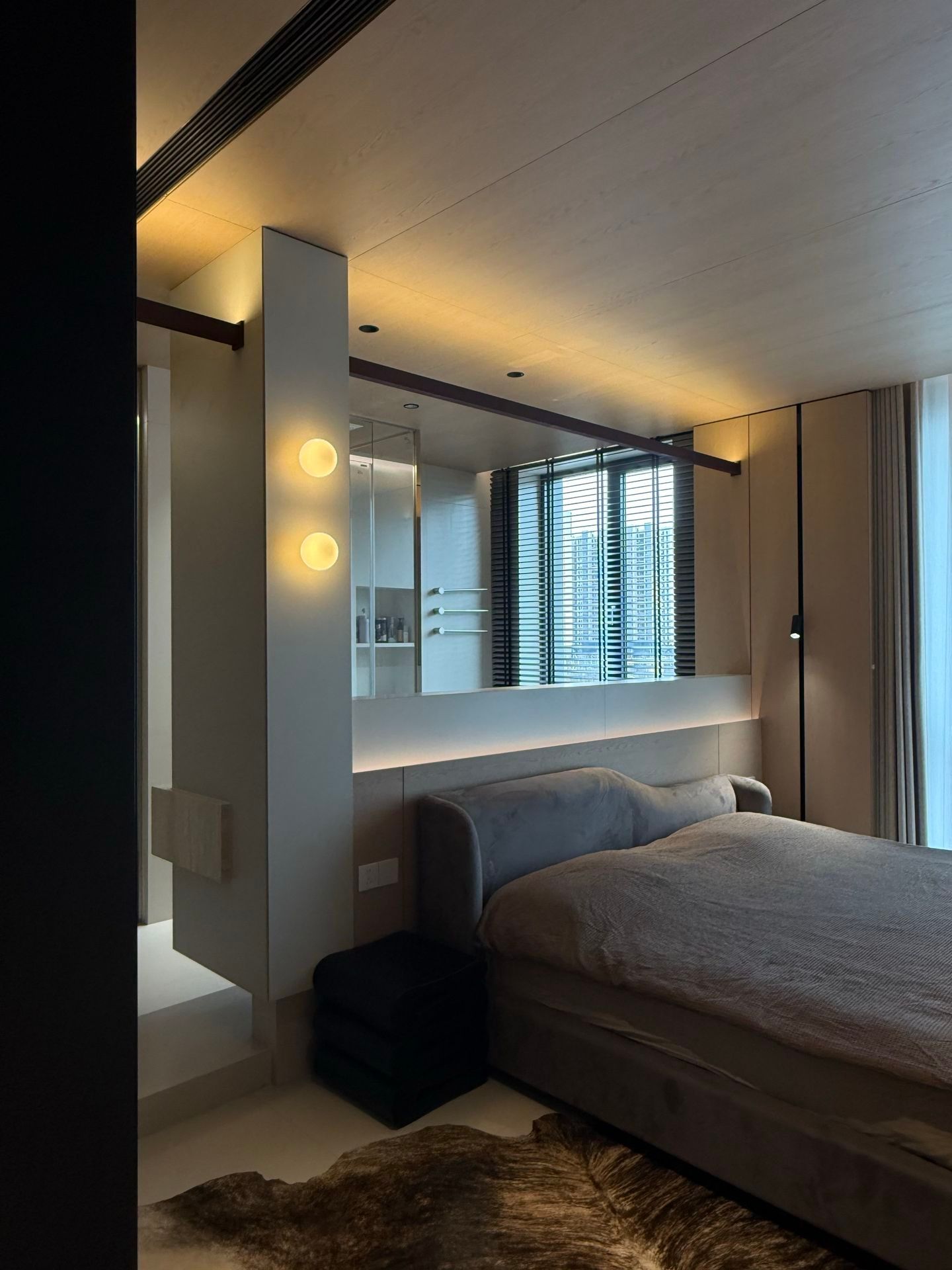The Art of Less: Minimalist Private Residence - 22
