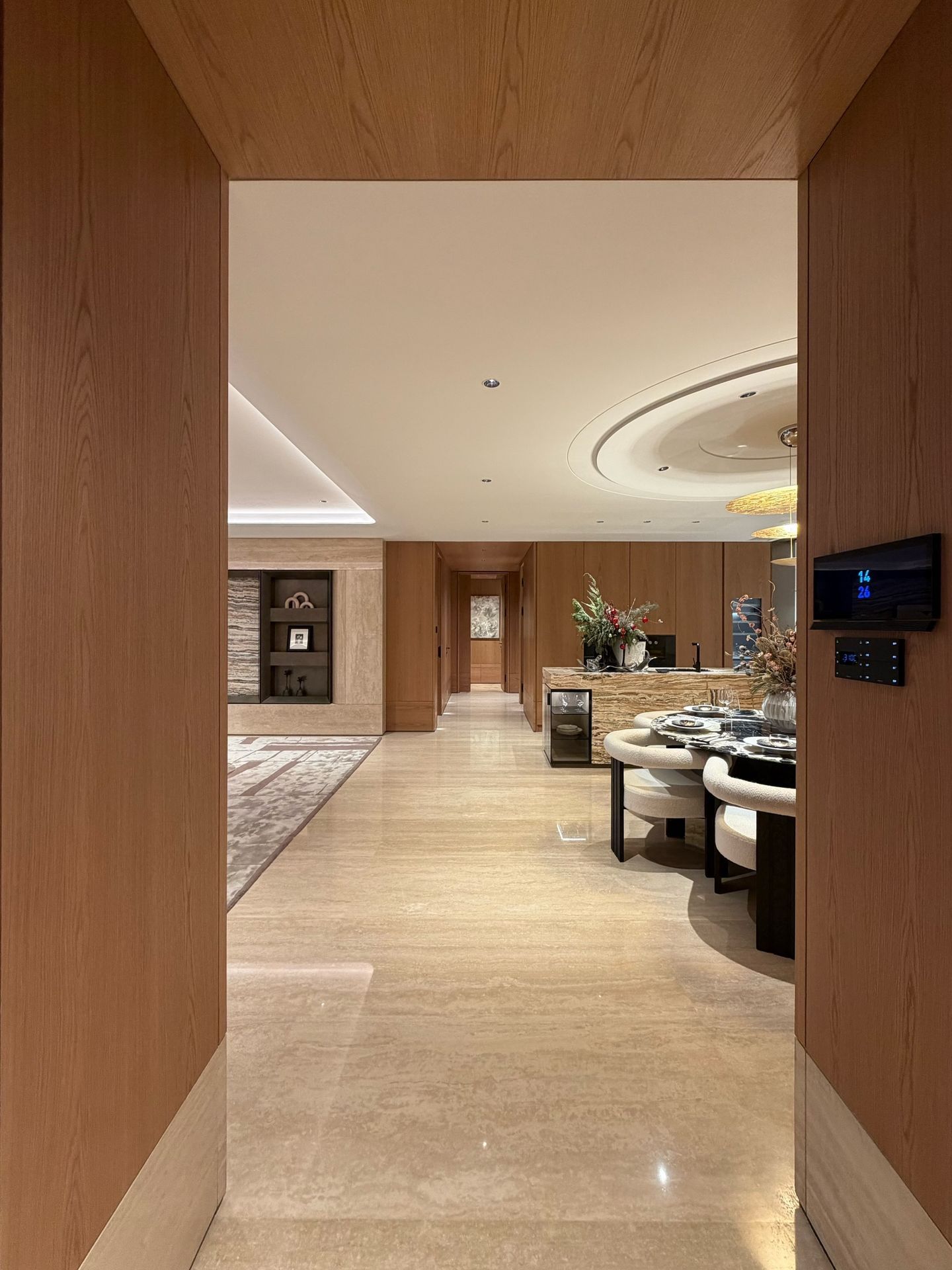 Timber Grandeur: 240㎡ Organic Modernist Residence - 16