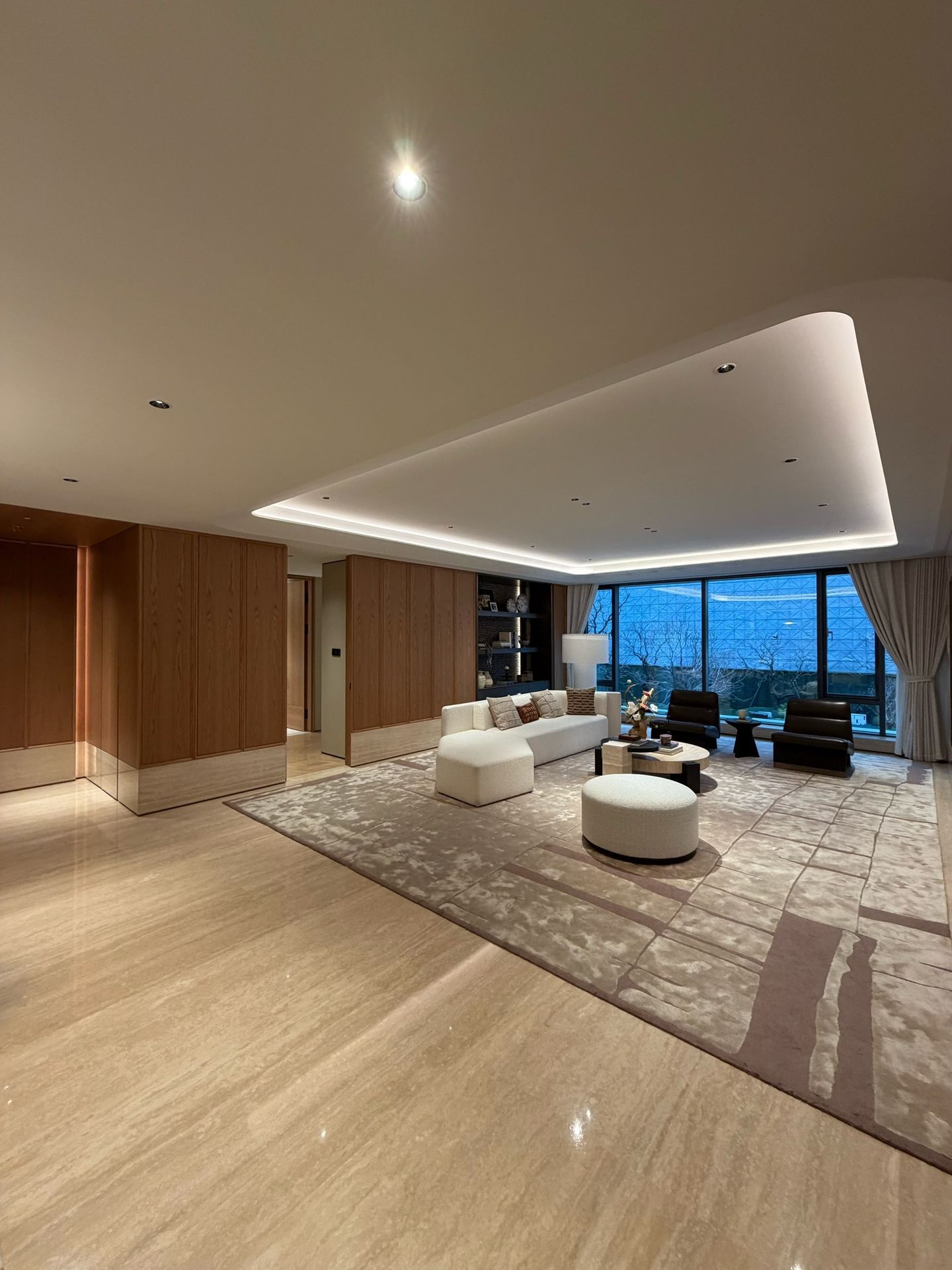 Timber Grandeur: 240㎡ Organic Modernist Residence - 13
