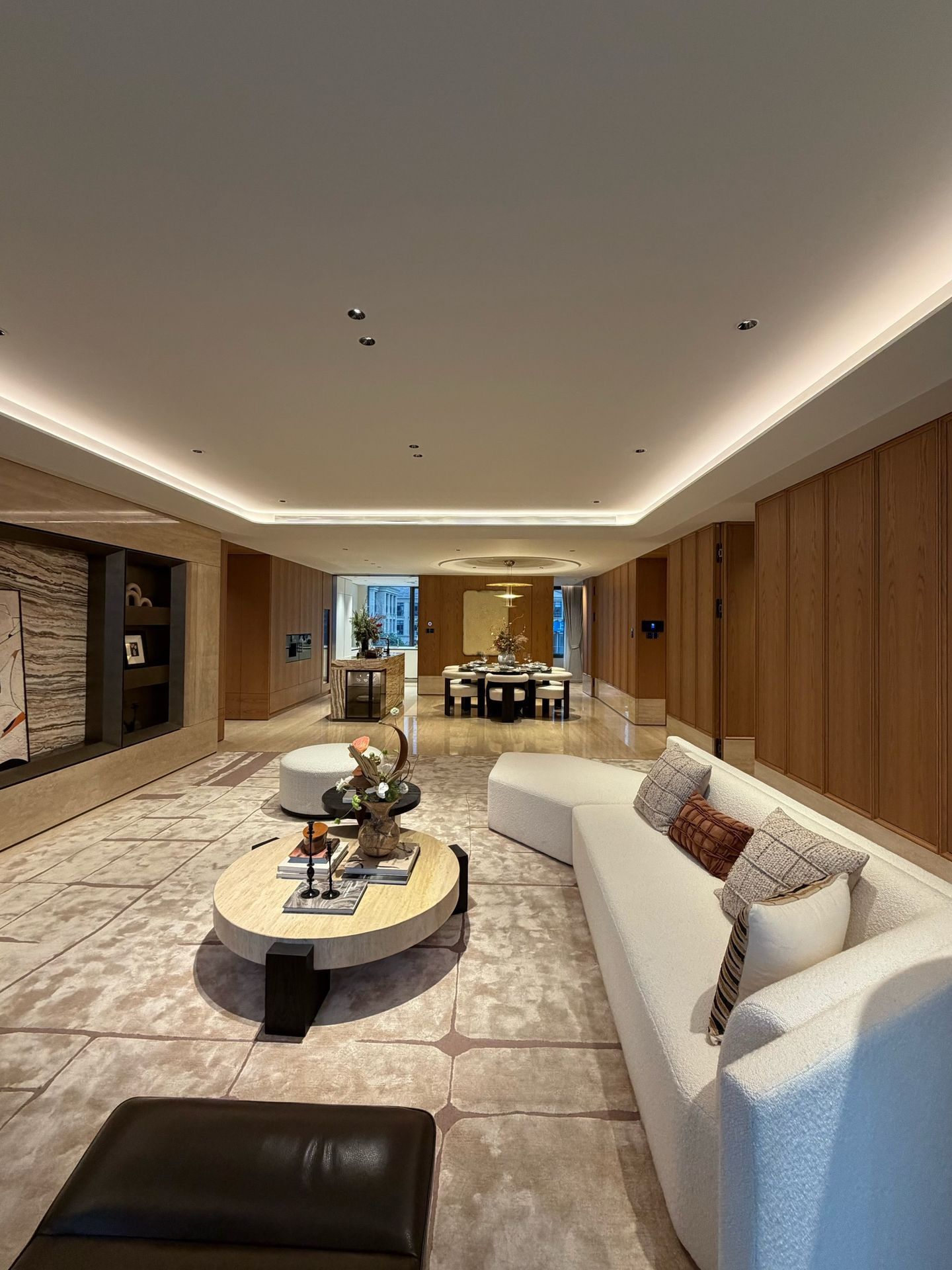Timber Grandeur: 240㎡ Organic Modernist Residence - 5