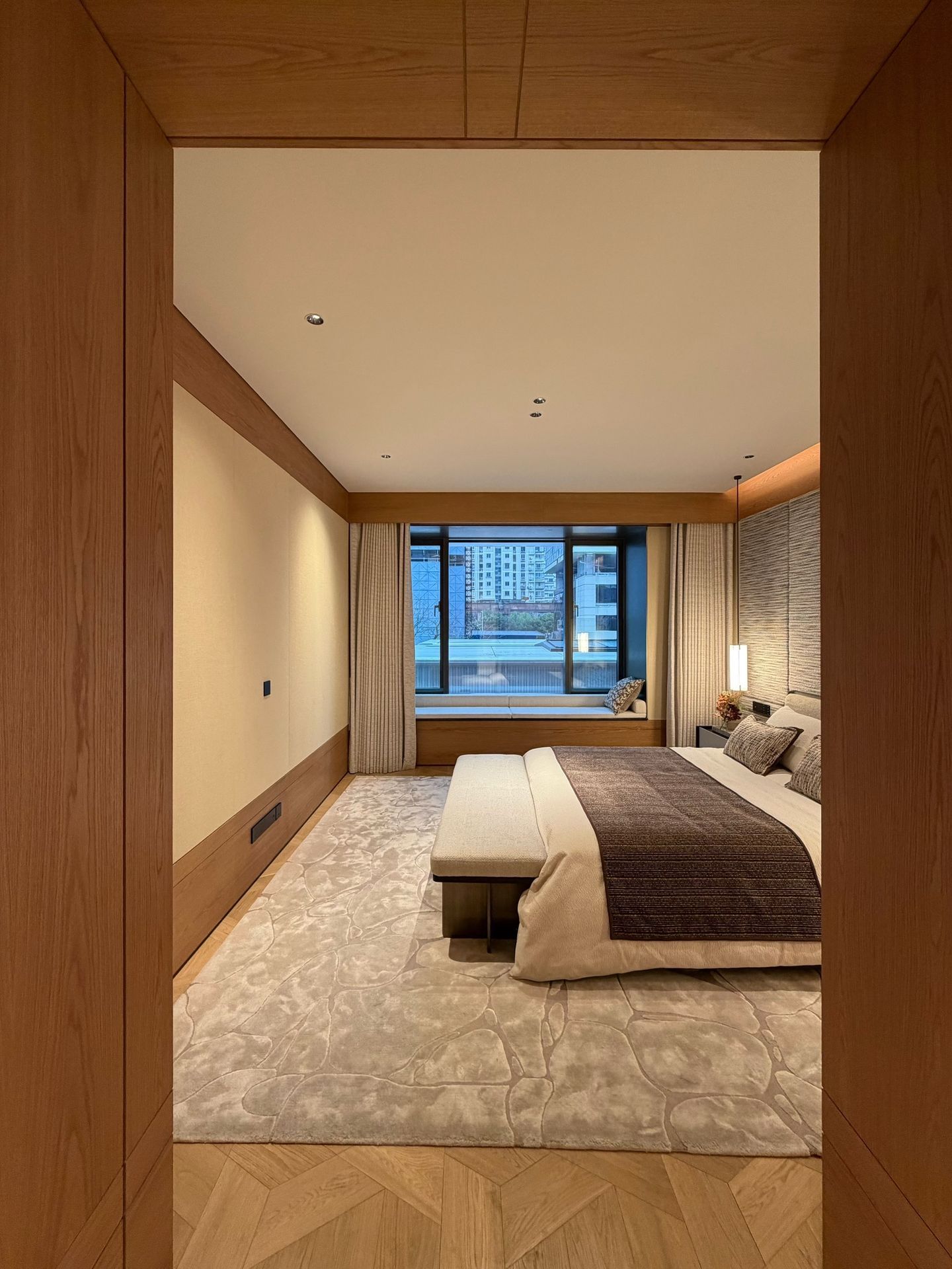Timber Grandeur: 240㎡ Organic Modernist Residence - 3