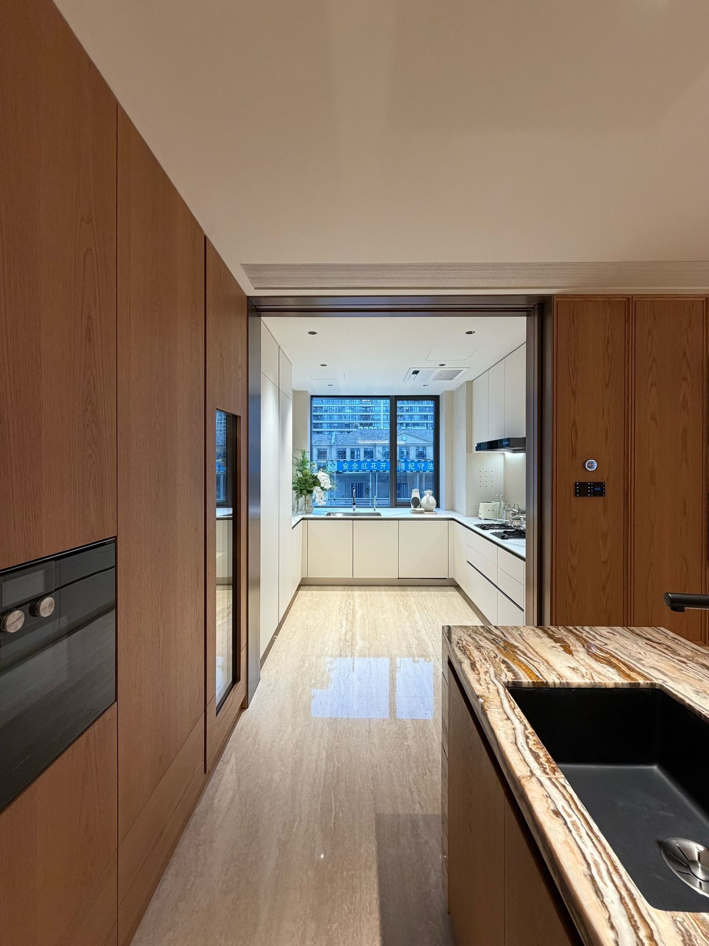 Timber Grandeur: 240㎡ Organic Modernist Residence - 8