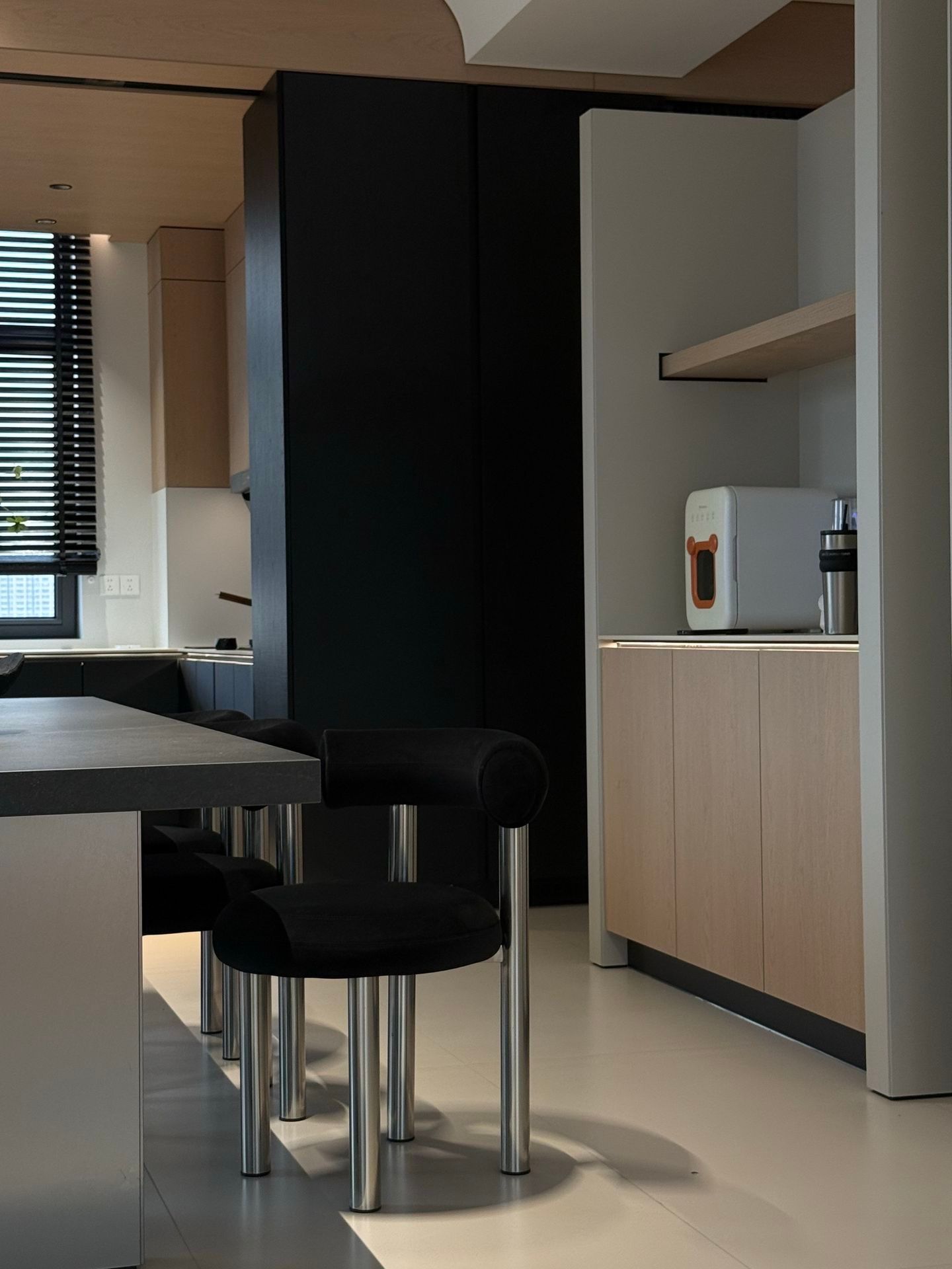 The Art of Less: Minimalist Private Residence - 28