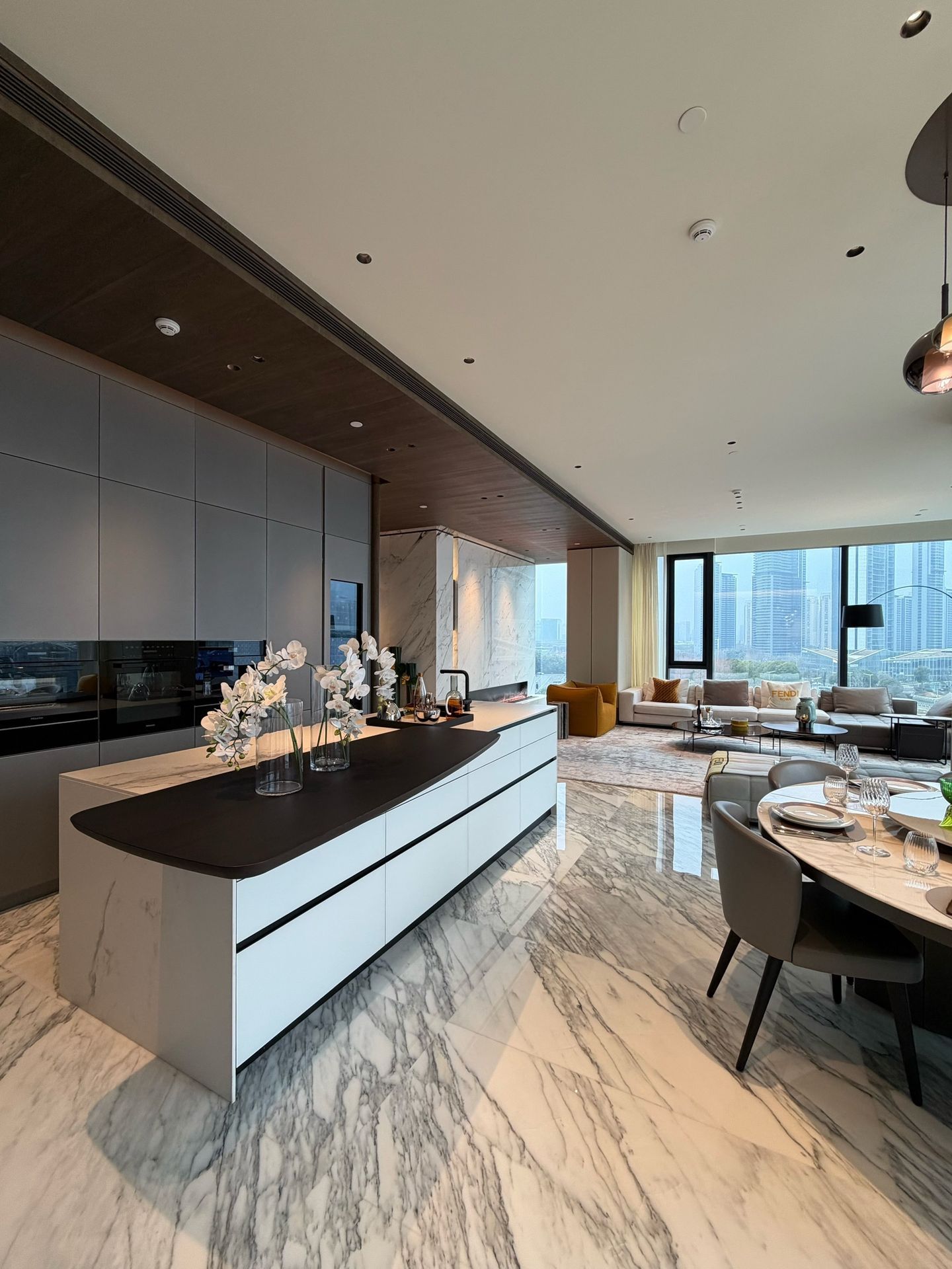 Urban Serenity: 370㎡ Minimalist Luxury Grand Apartment - 11
