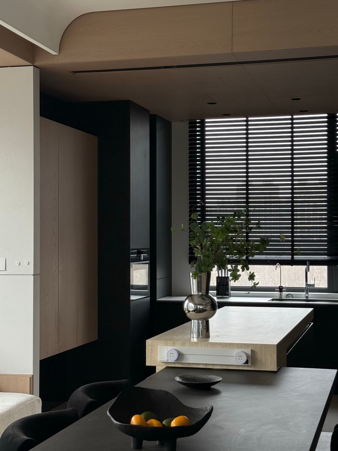 The Art of Less: Minimalist Private Residence - 34