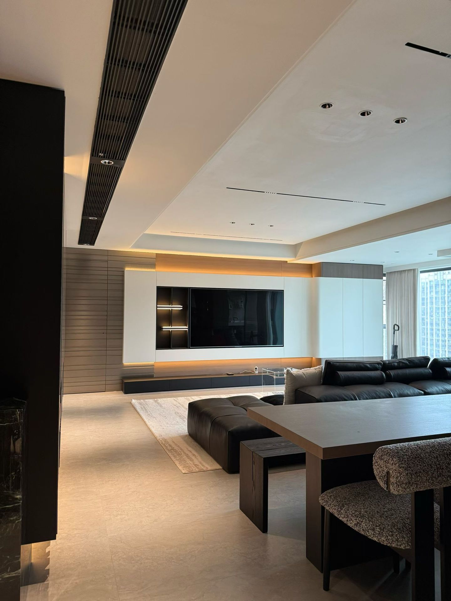 Bangkok Sophistication: 130㎡ Italian Minimalist Urban Retreat