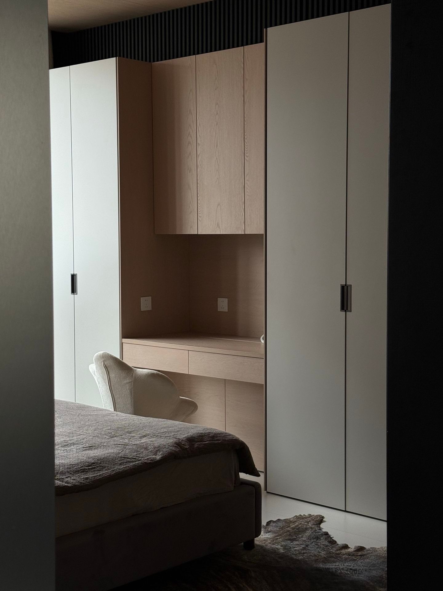 The Art of Less: Minimalist Private Residence - 16