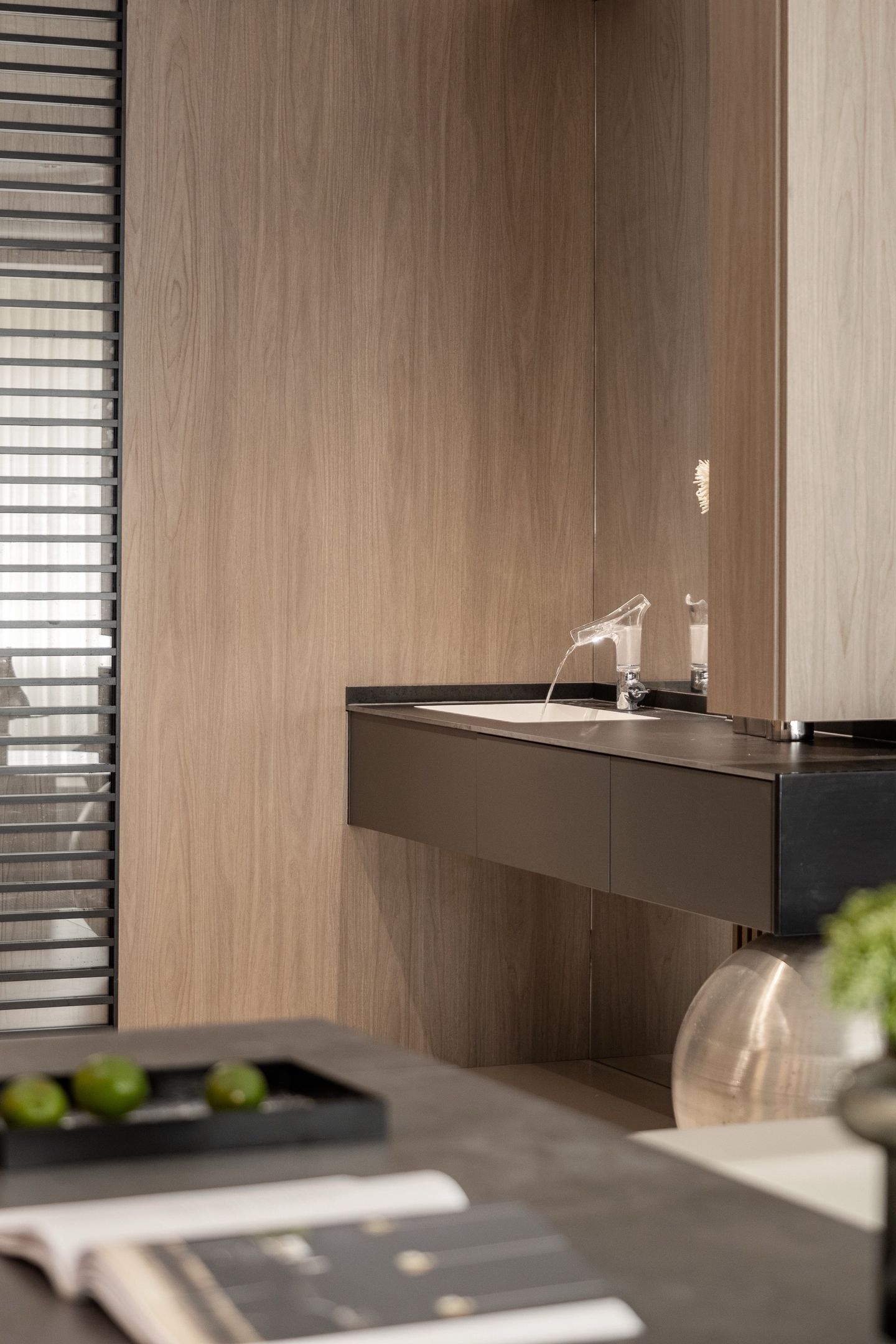 The Italian Essence: Timeless Minimalist Luxury Residence - 6