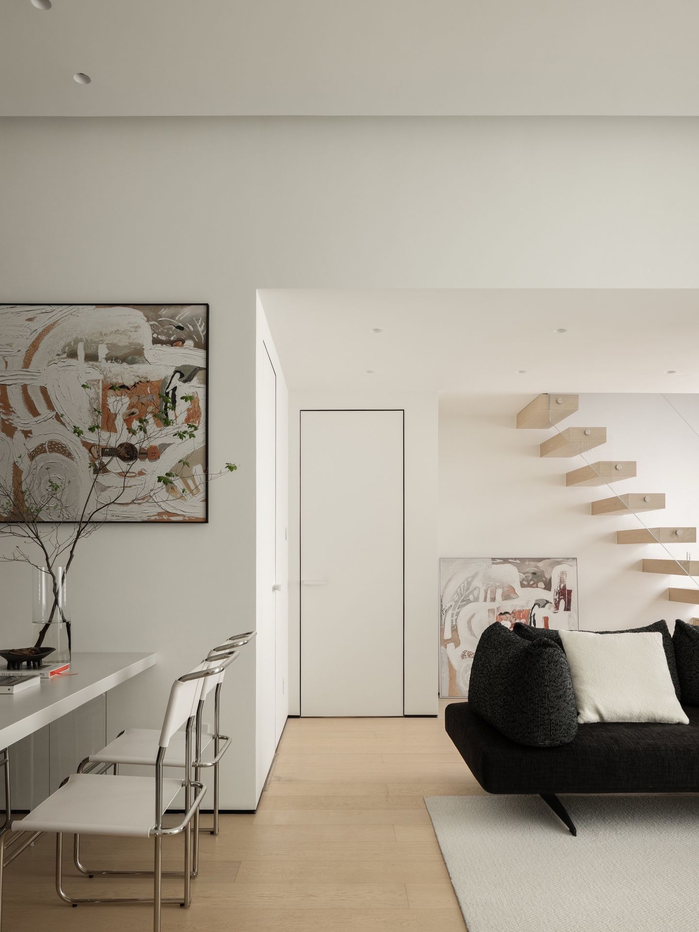 Ethereal Heights: Light-Filled Sophisticated Duplex Apartment - 13