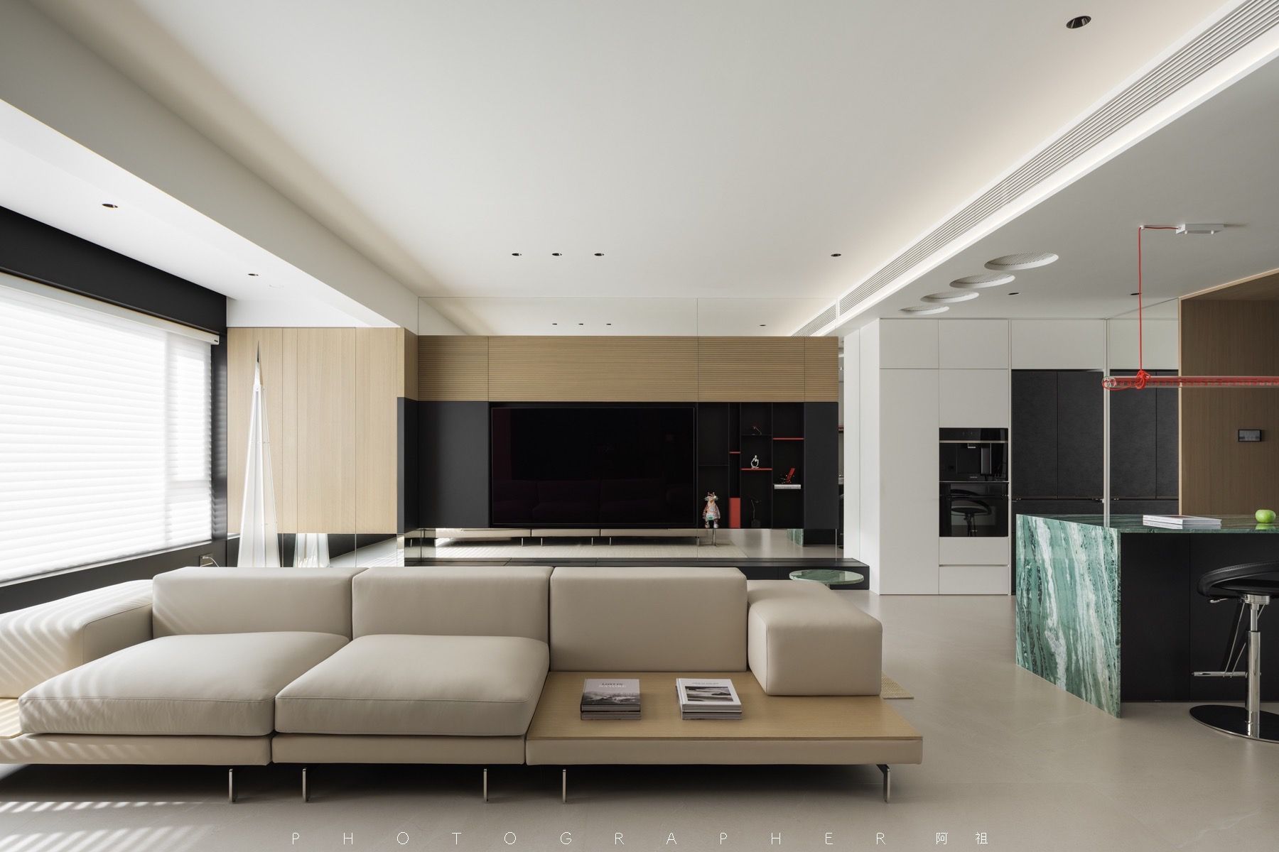 Pure Horizon: 250㎡ Contemporary Minimalist Flat