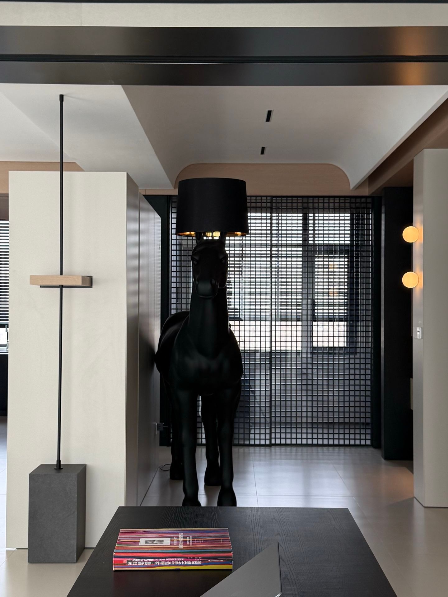 The Art of Less: Minimalist Private Residence - 36