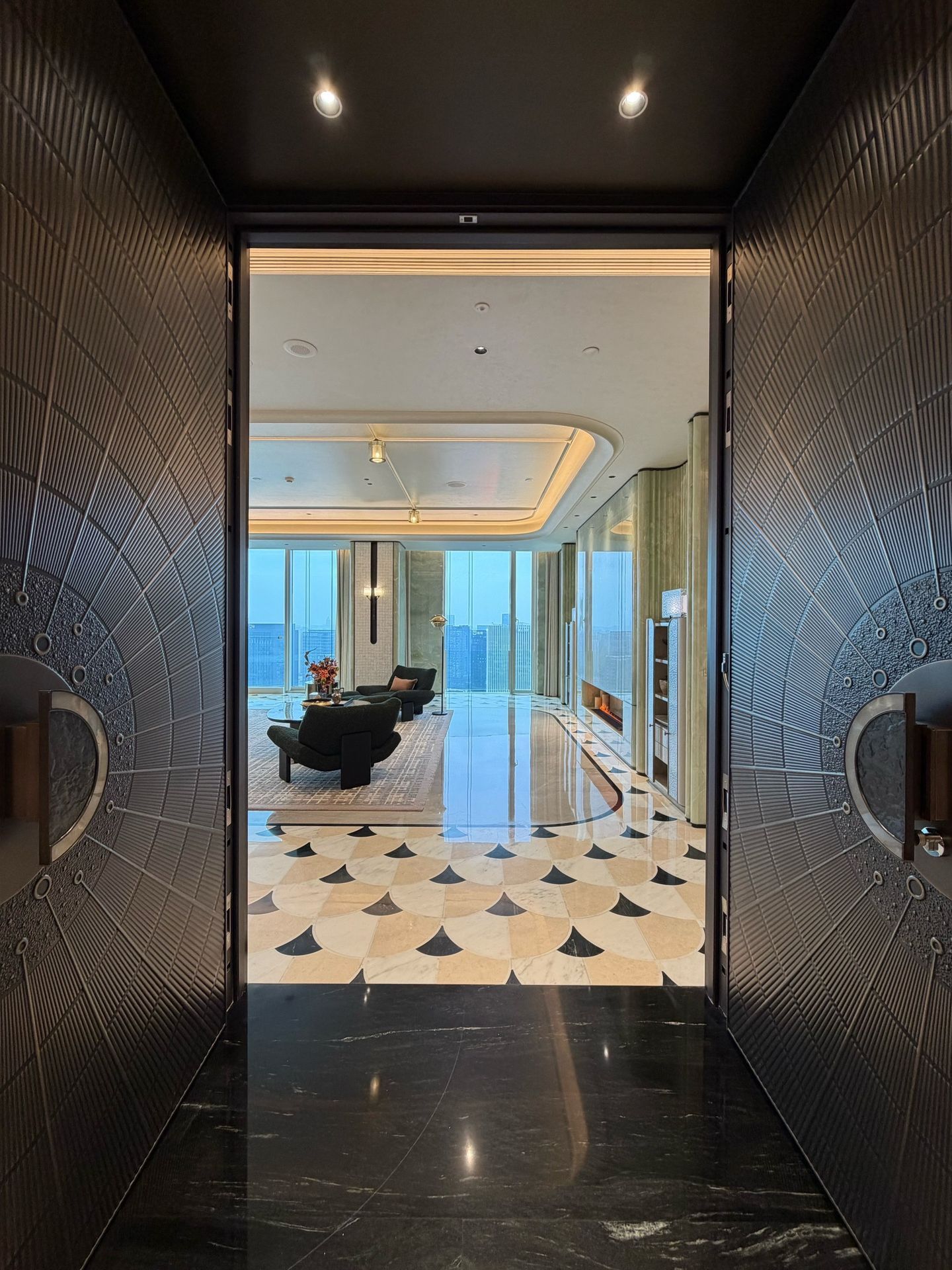 Monolithic Elegance: 810㎡ Refined Light Luxury Estate - 6