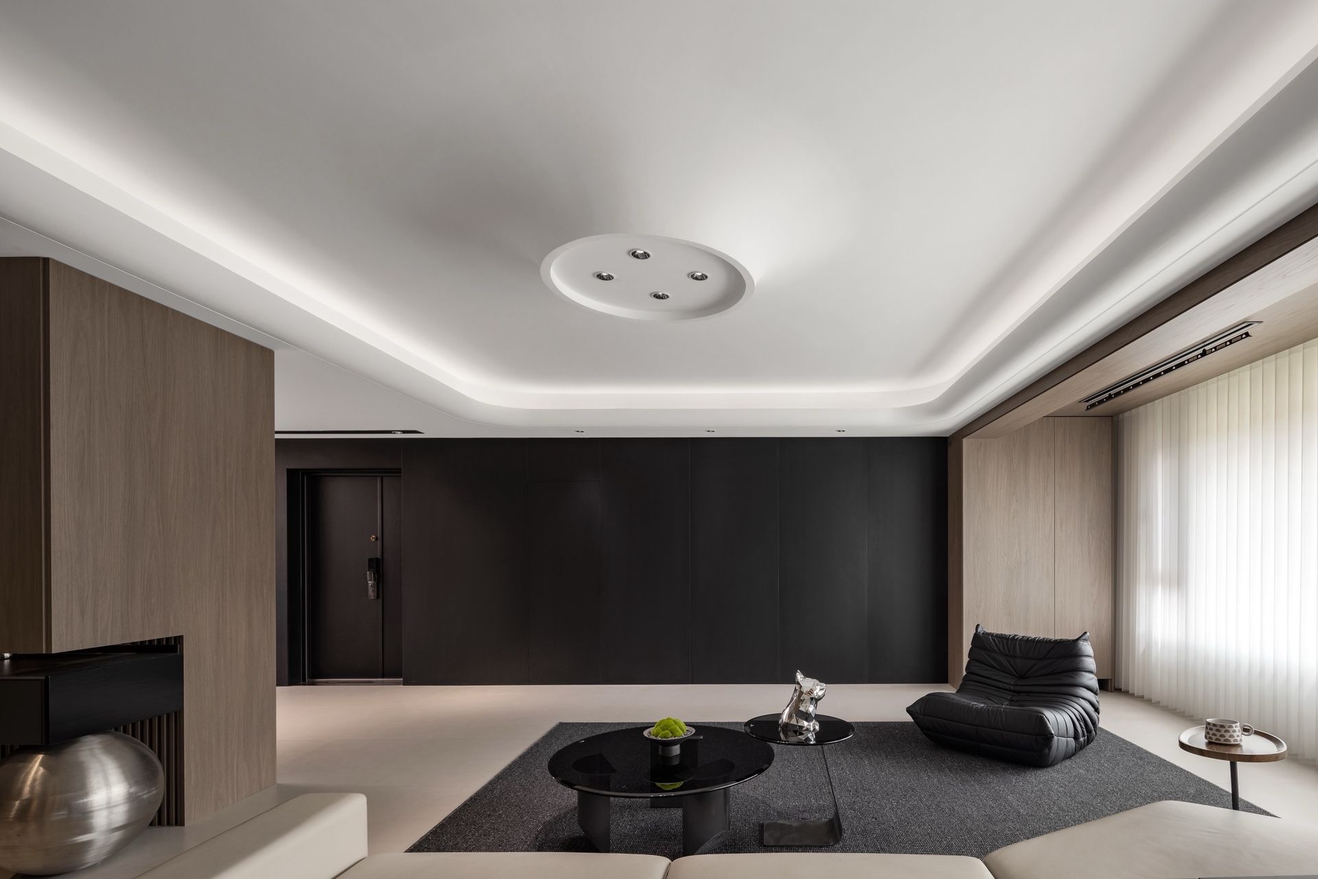 The Italian Essence: Timeless Minimalist Luxury Residence - 16