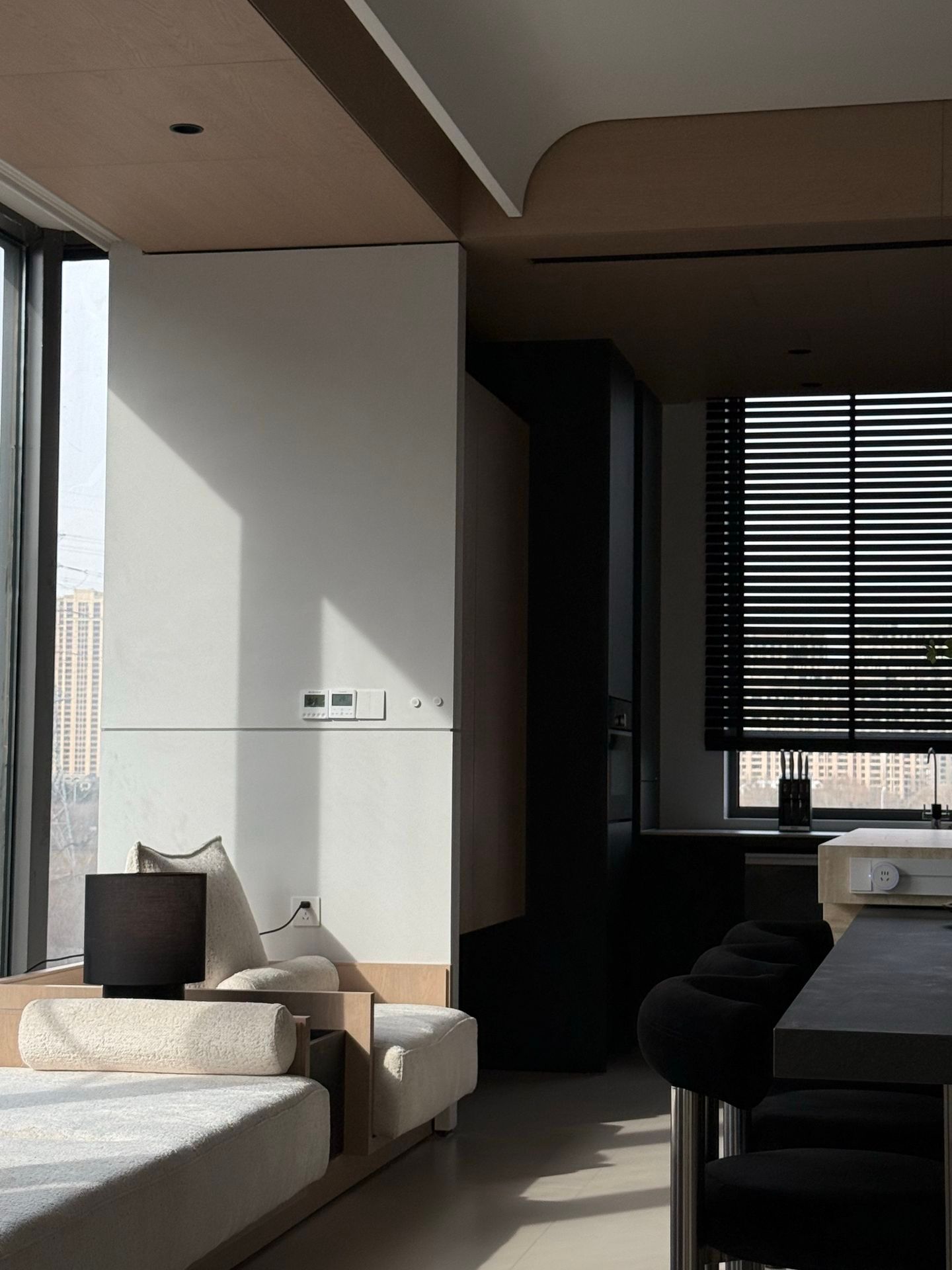 The Art of Less: Minimalist Private Residence - 21