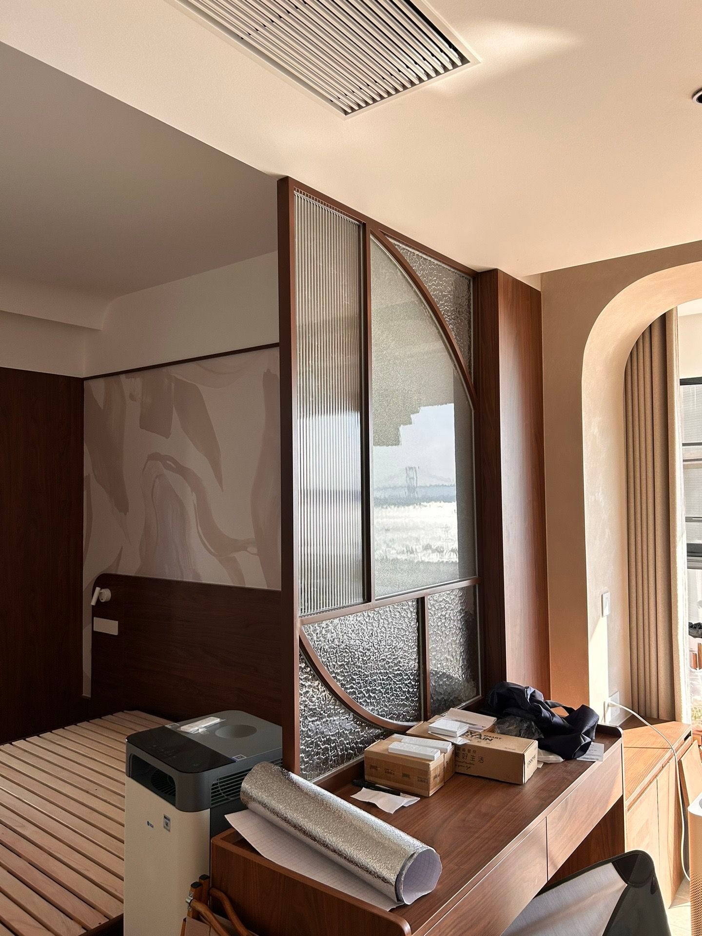 Amber Timeless: 160㎡ Warm Wood & Vintage Modern Residence - 14