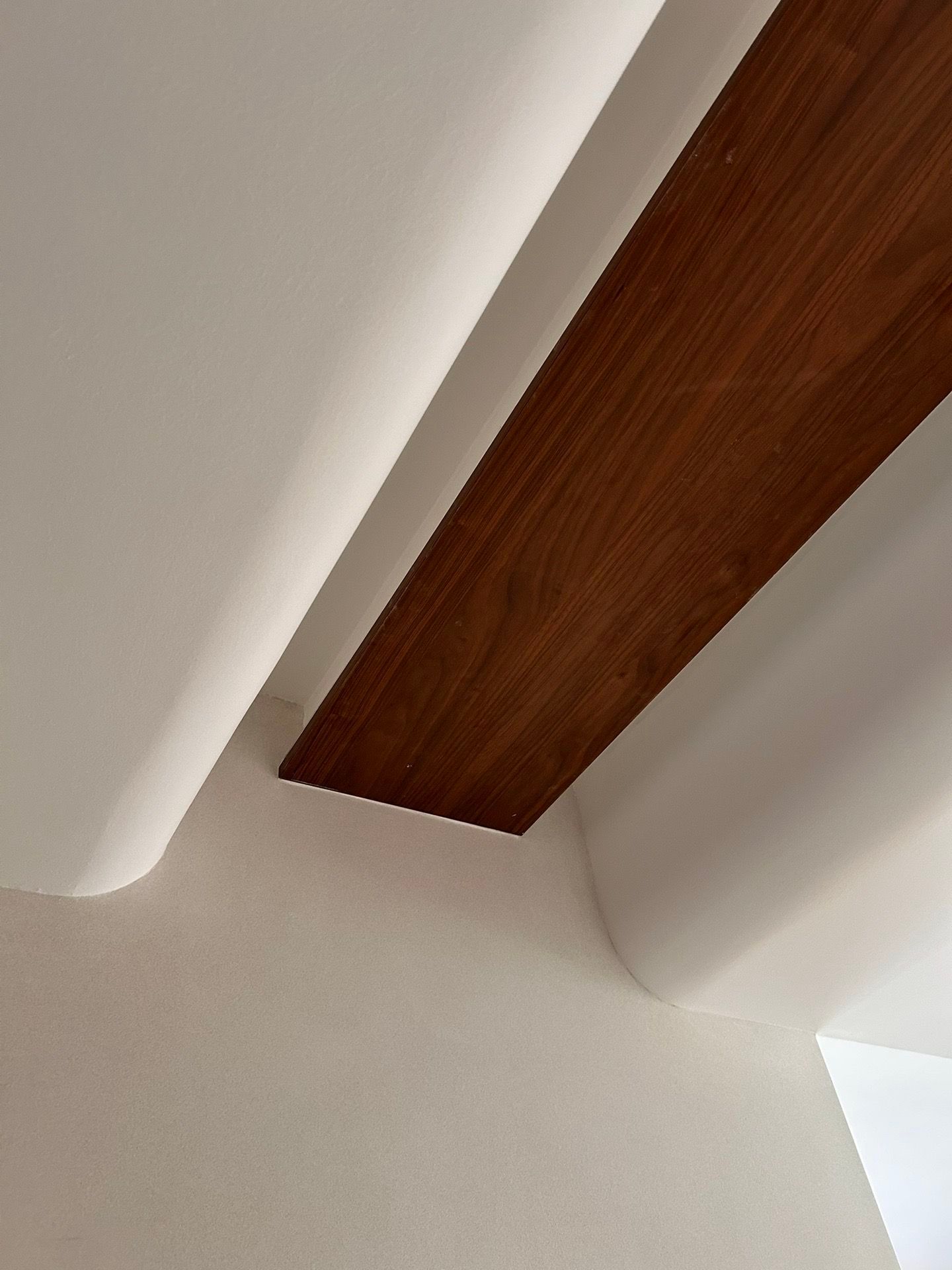 Amber Timeless: 160㎡ Warm Wood & Vintage Modern Residence - 8