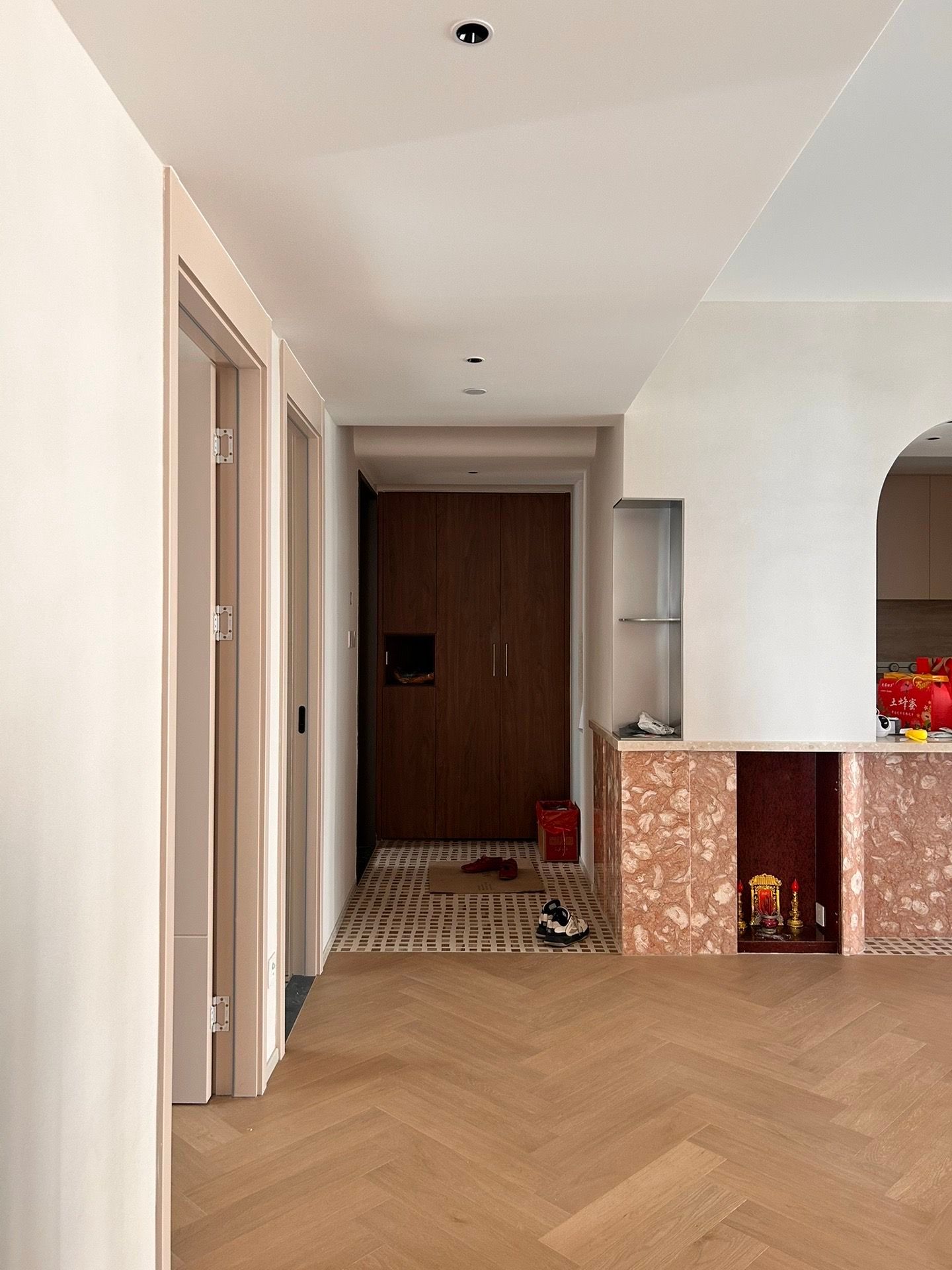Amber Timeless: 160㎡ Warm Wood & Vintage Modern Residence - 10