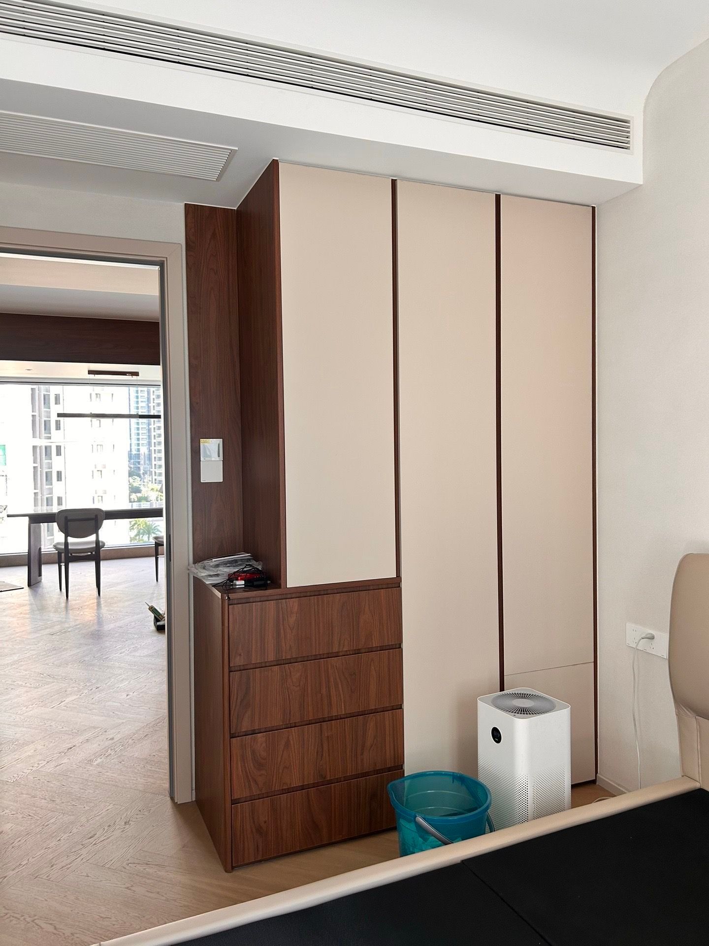Amber Timeless: 160㎡ Warm Wood & Vintage Modern Residence - 7
